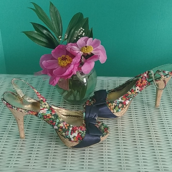Rampage Multi Colored Flowered Sling Back Heels - Picture 2 of 9